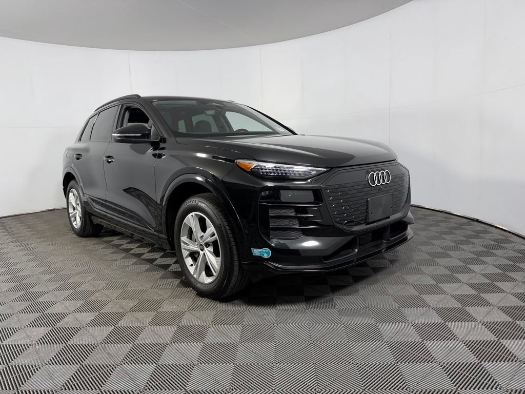 Used 2025 Audi Q6 e-tron Premium Plus w/ Premium Plus RWD image 3
