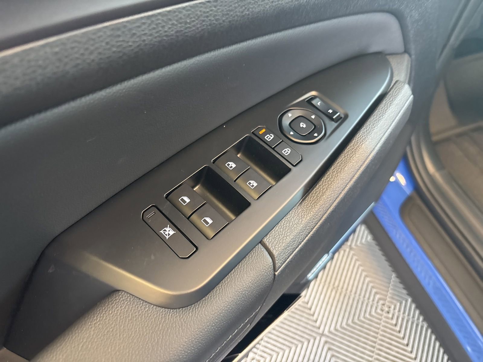 New 2026 Kia Sportage SX image 16