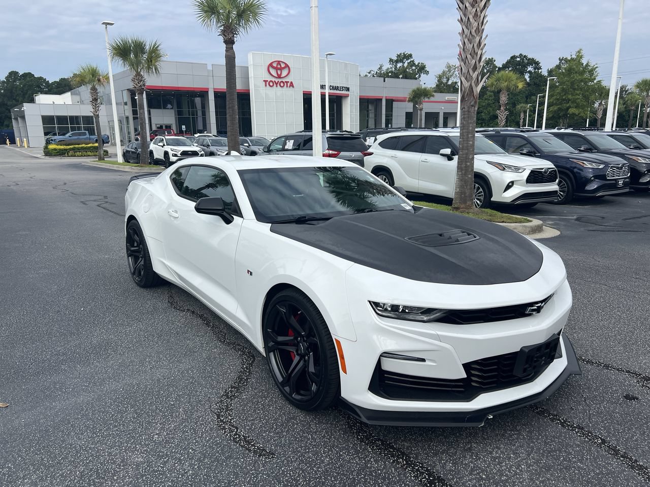 Used 2021 Chevrolet Camaro SS RWD image 2