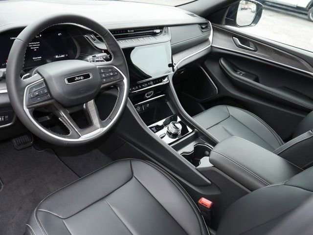 New 2026 Jeep Grand Cherokee Limited image 13