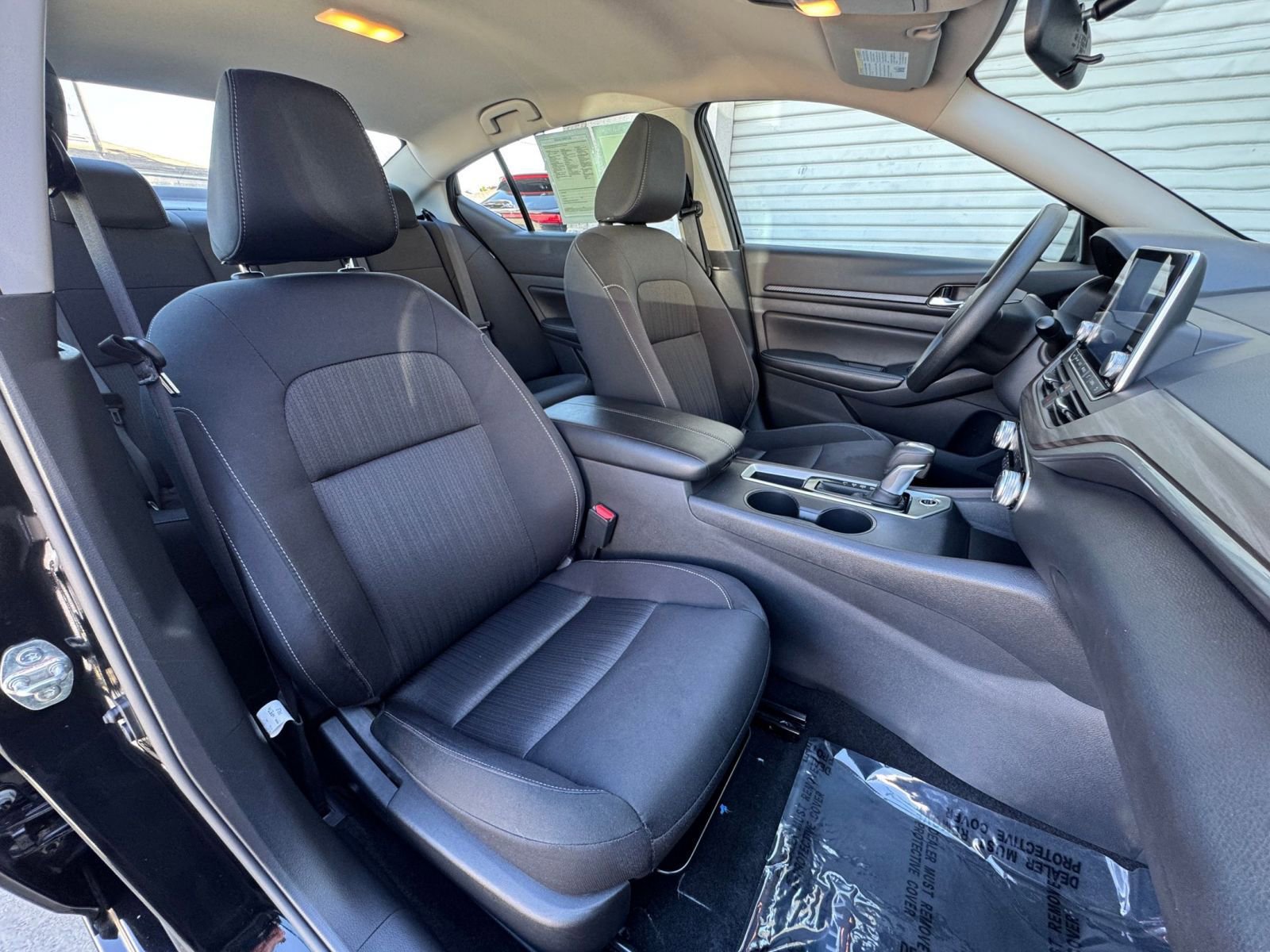 Used 2025 Nissan Altima 2.5 SV FWD image 37