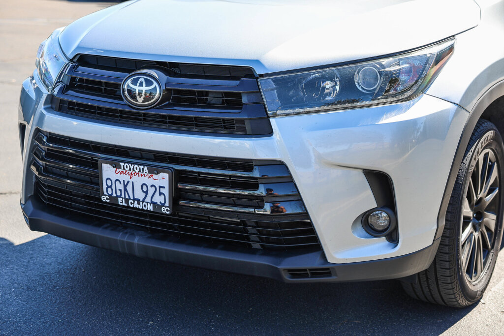 Used 2019 Toyota Highlander SE FWD image 22
