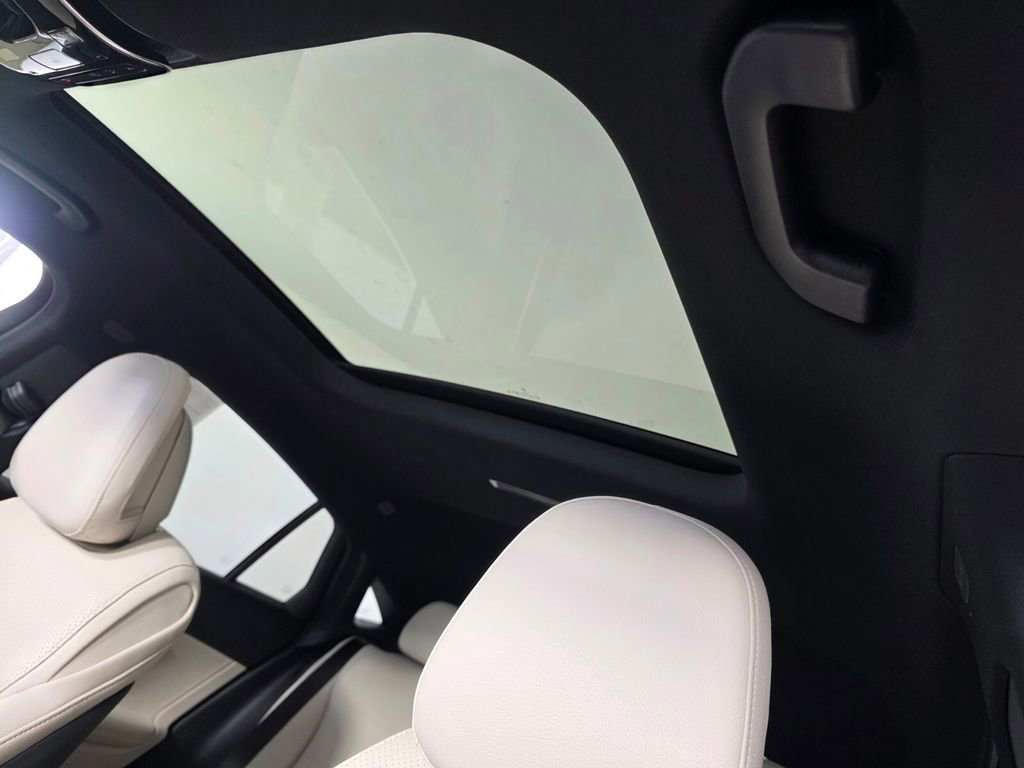 New 2026 Mercedes-Benz GLC 300 4MATIC image 9