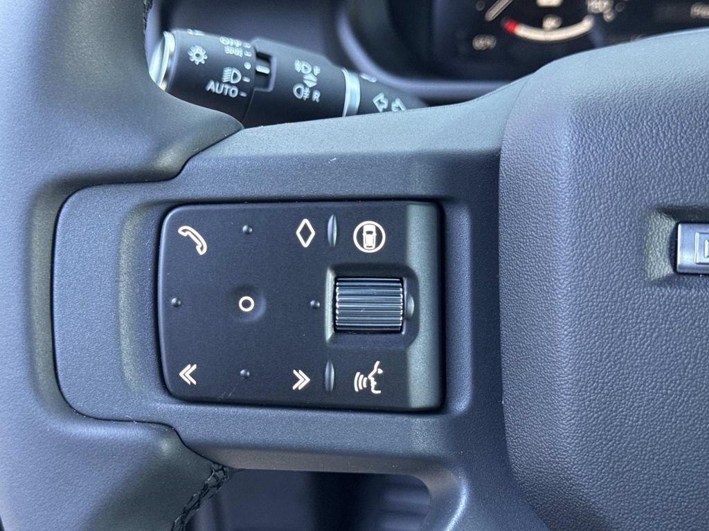 New 2026 Land Rover Defender 110 X-Dynamic SE AWD/4WD image 29