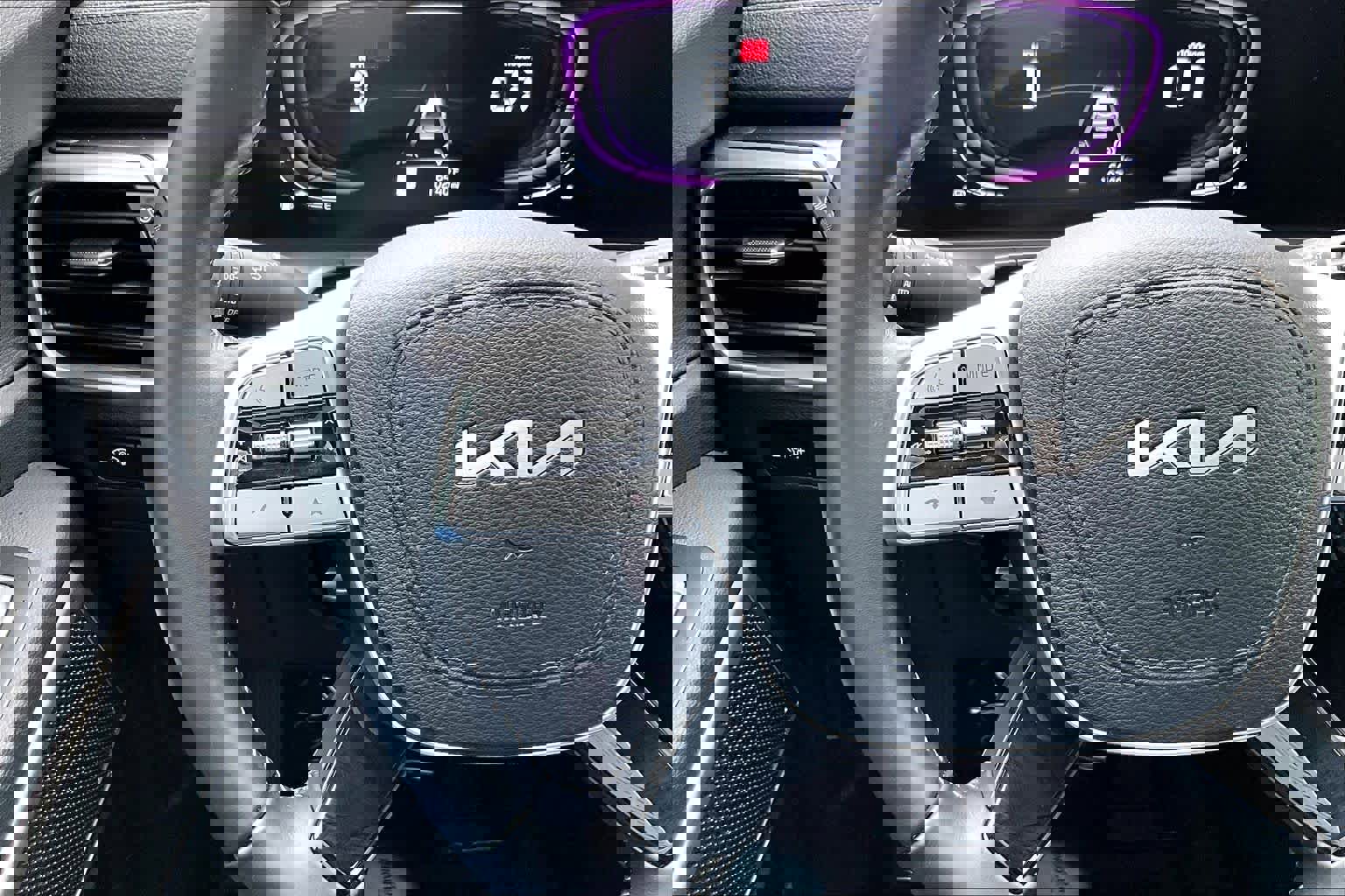 Used 2024 Kia Telluride S image 22