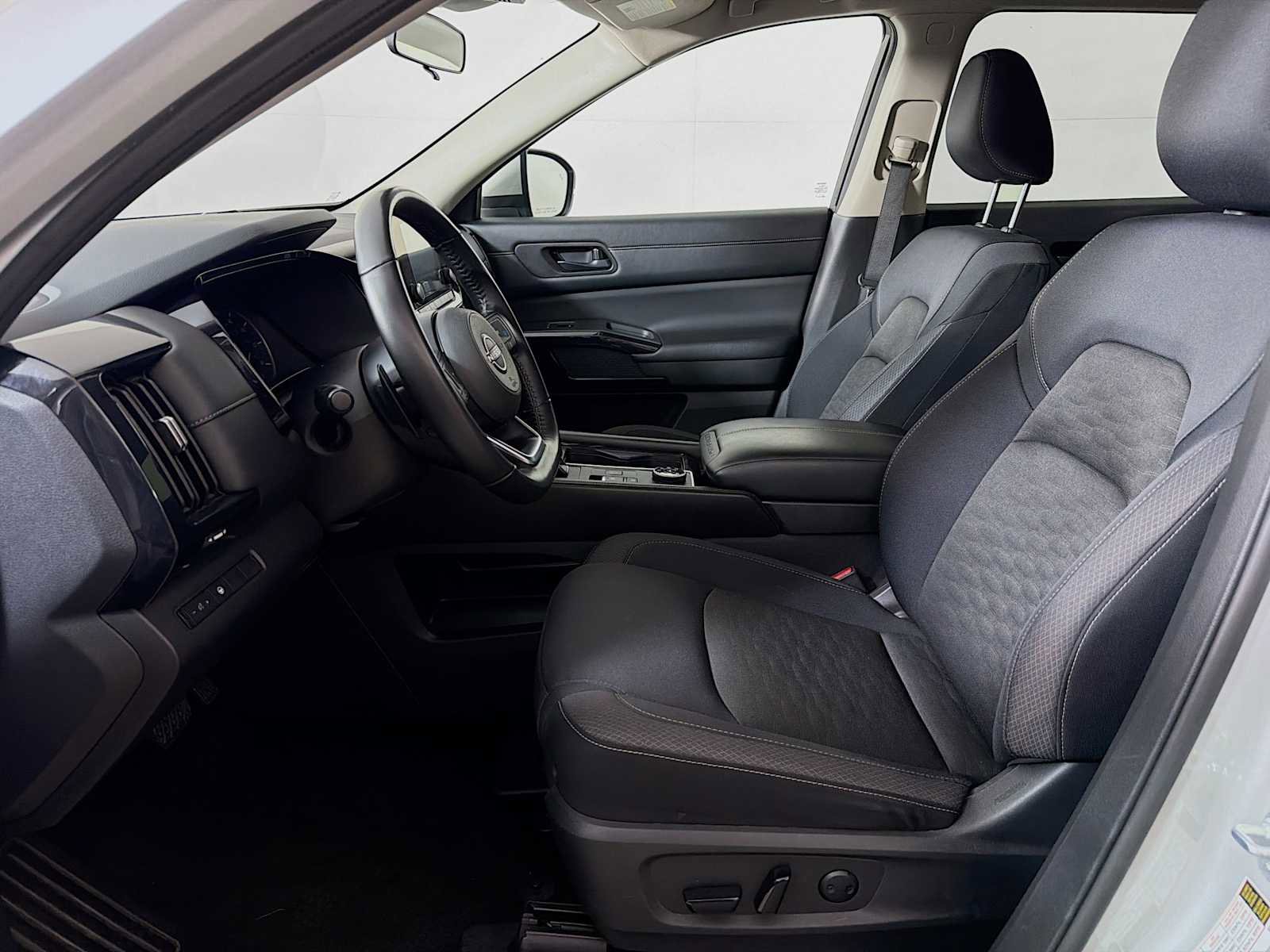 Certified 2024 Nissan Pathfinder SV AWD/4WD image 17