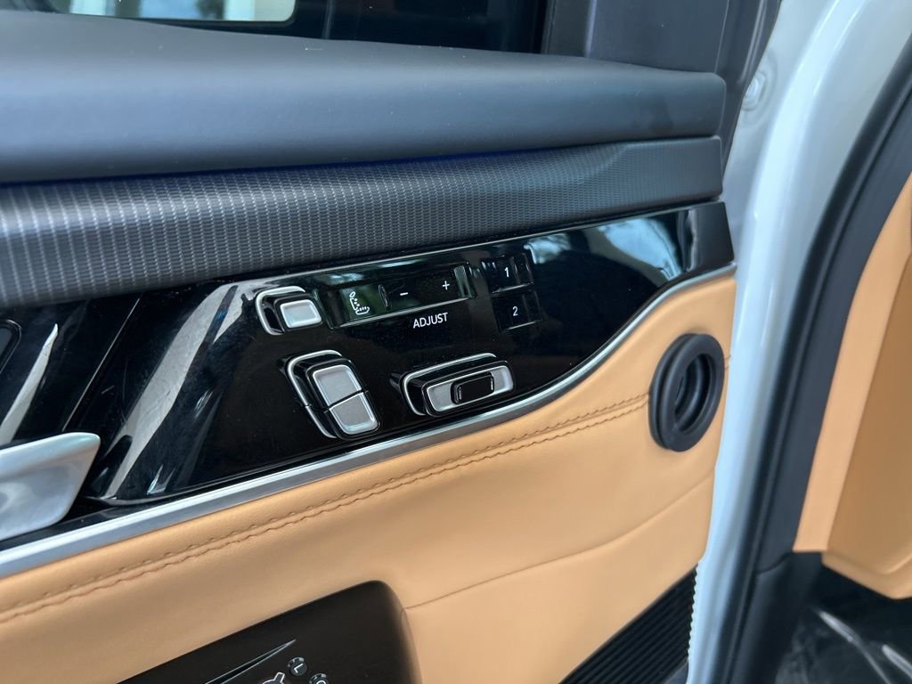 Used 2025 Jeep Grand Wagoneer L Series III w/ Rear Seat Video Group 1 image 64