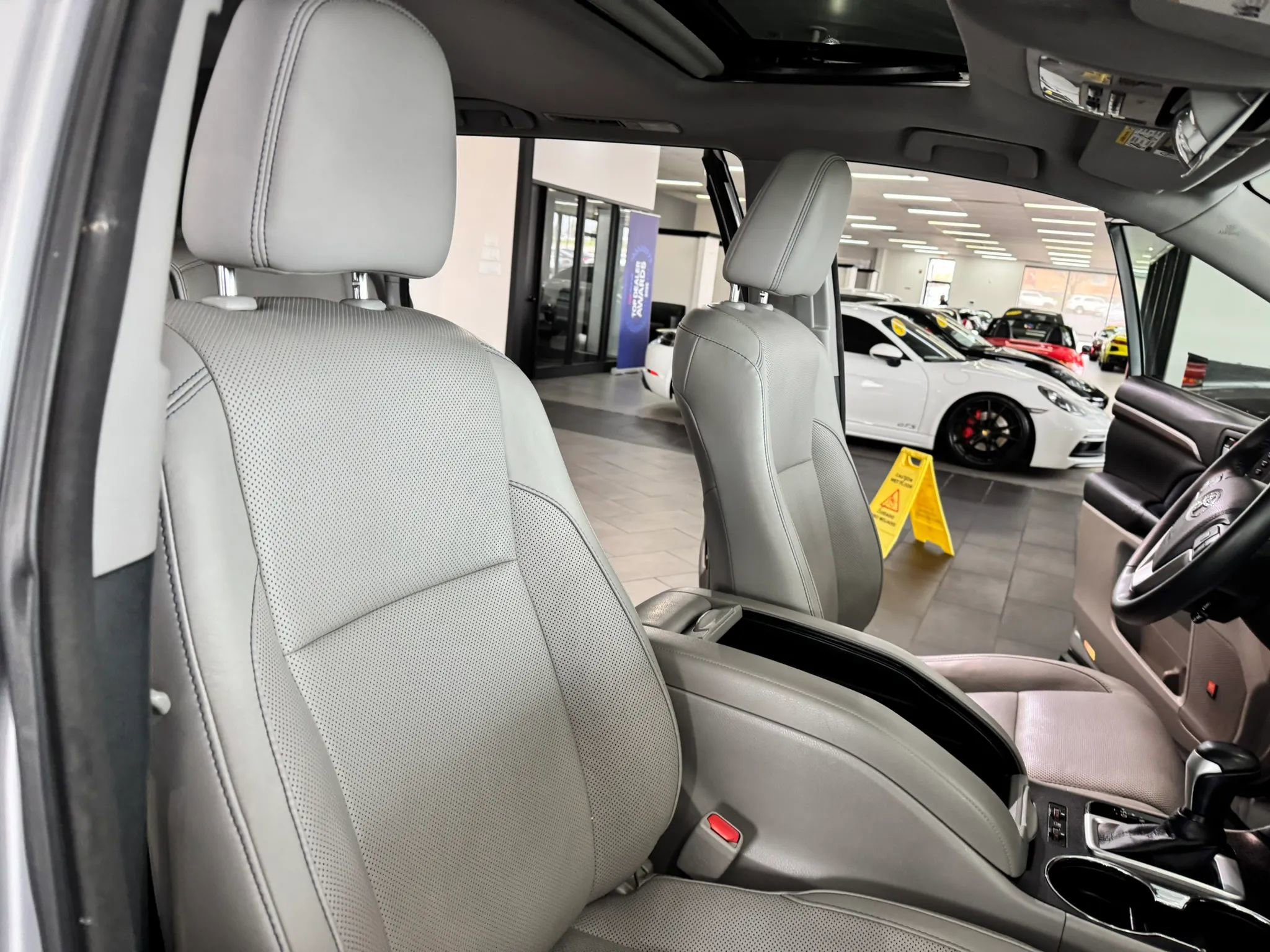 Used 2016 Toyota Highlander Limited AWD/4WD image 13