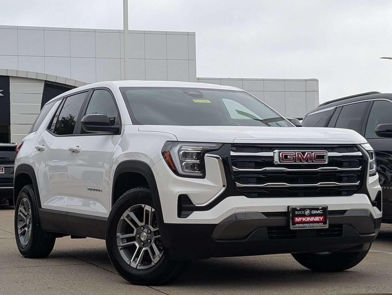 Used 2026 GMC Terrain Elevation FWD image 2