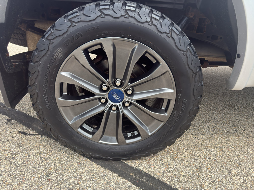 Used 2018 Ford F150 Lariat w/ Equipment Group 502A Luxury AWD/4WD image 15