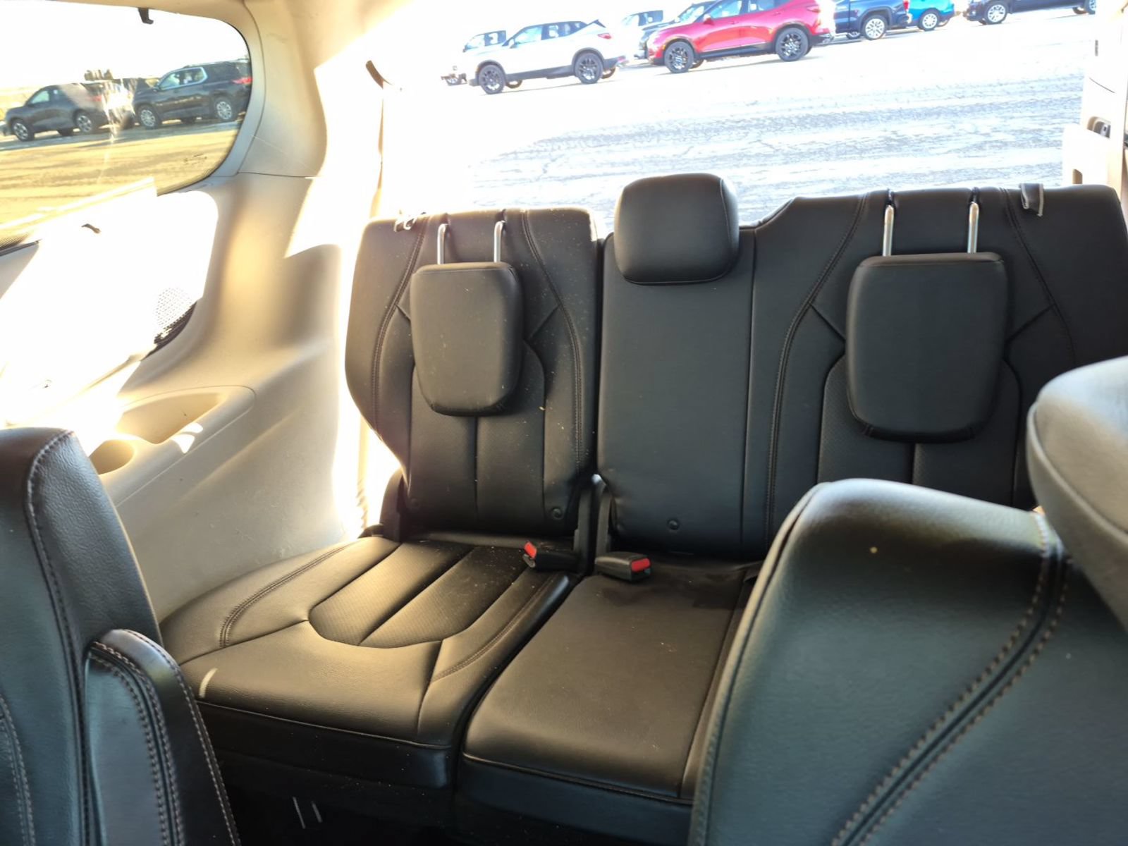 Used 2018 Chrysler Pacifica Touring-L w/ Advanced Safetytec Group FWD image 11