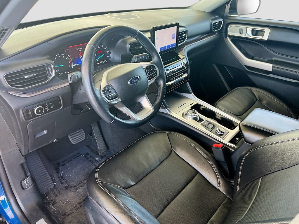 Used 2023 Ford Explorer Limited AWD/4WD image 9