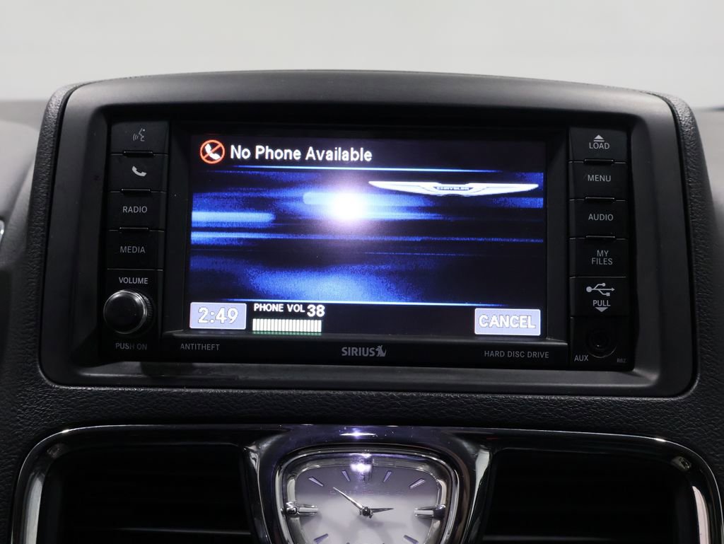 Used 2013 Chrysler Town & Country Touring image 27