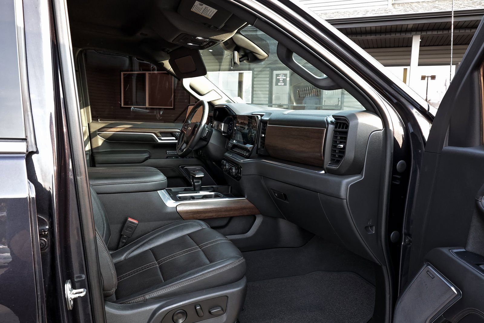 Used 2023 Chevrolet Silverado 1500 High Country image 26