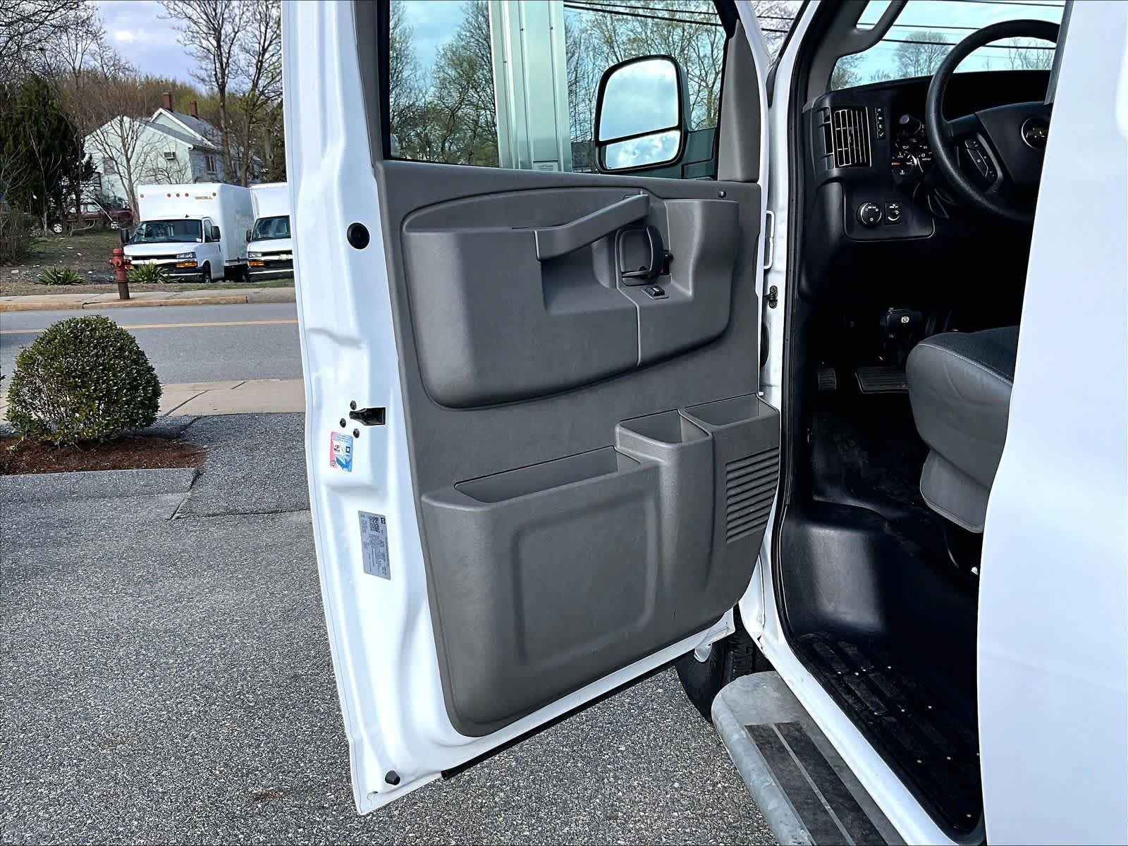 Used 2024 Chevrolet Express 2500 w/ Driver Convenience Package image 9