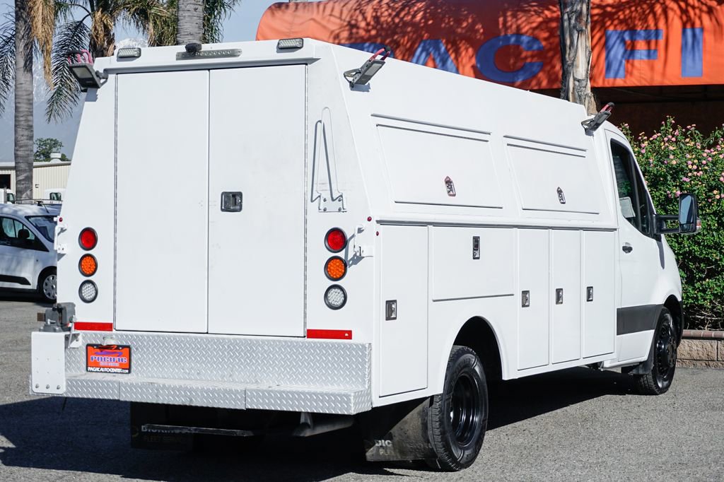 Used 2019 Freightliner Sprinter 3500 image 21