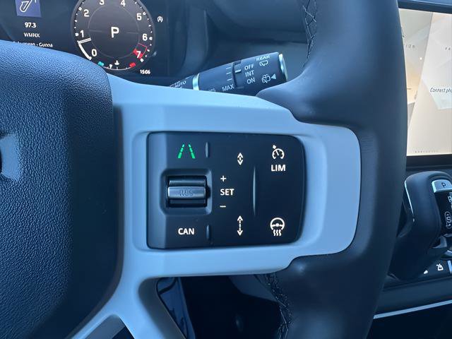 New 2025 Land Rover Defender 110 X-Dynamic SE AWD/4WD image 26