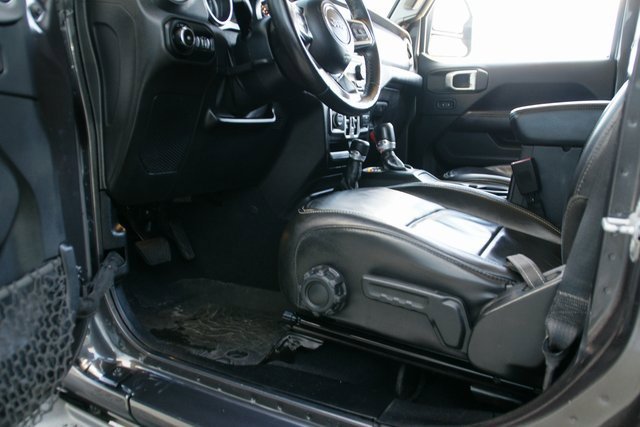 Used 2018 Jeep Wrangler Unlimited Sahara image 13