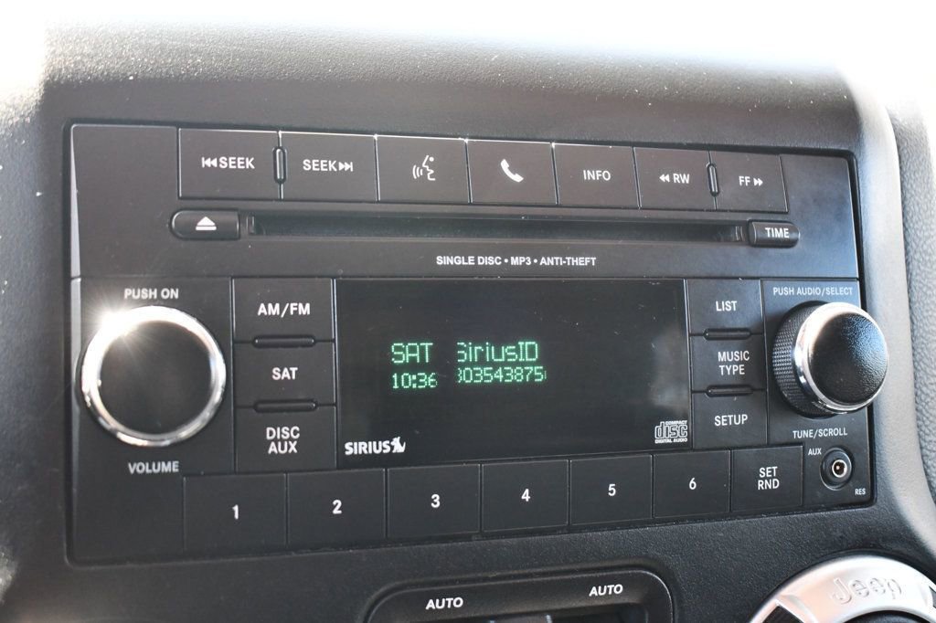 Used 2018 Jeep Wrangler Unlimited Sahara w/ Connectivity Group image 49