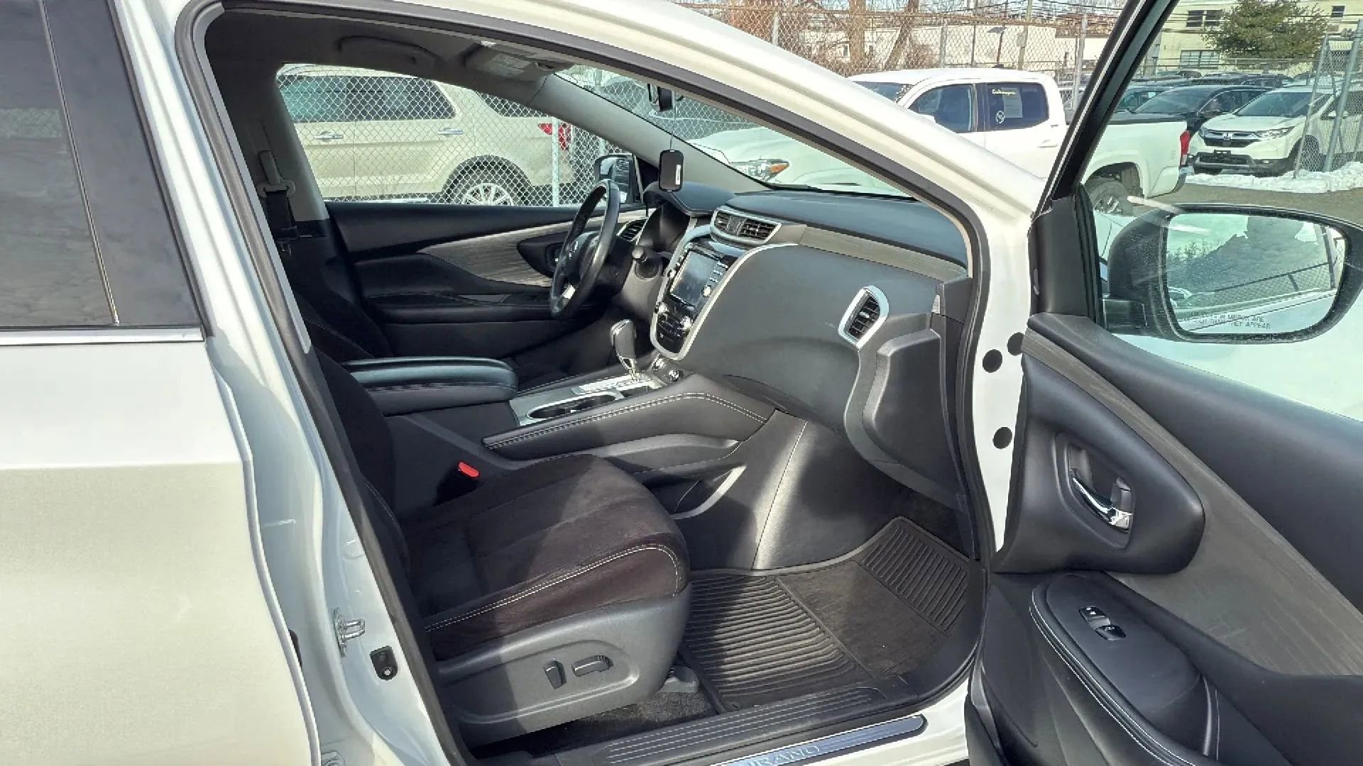 Used 2018 Nissan Murano SV image 25