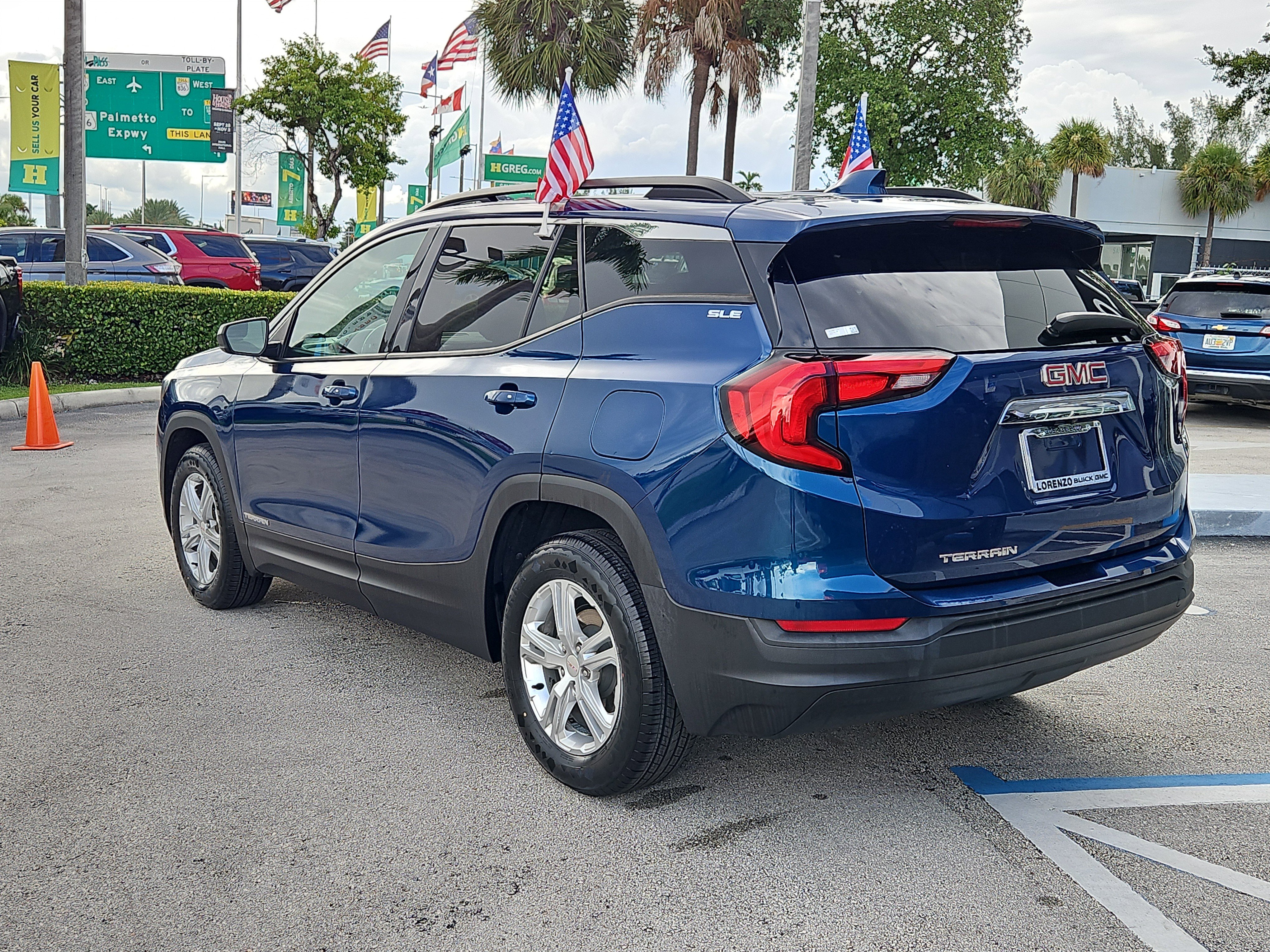 Used 2020 GMC Terrain SLE w/ Driver Convenience Package image 7