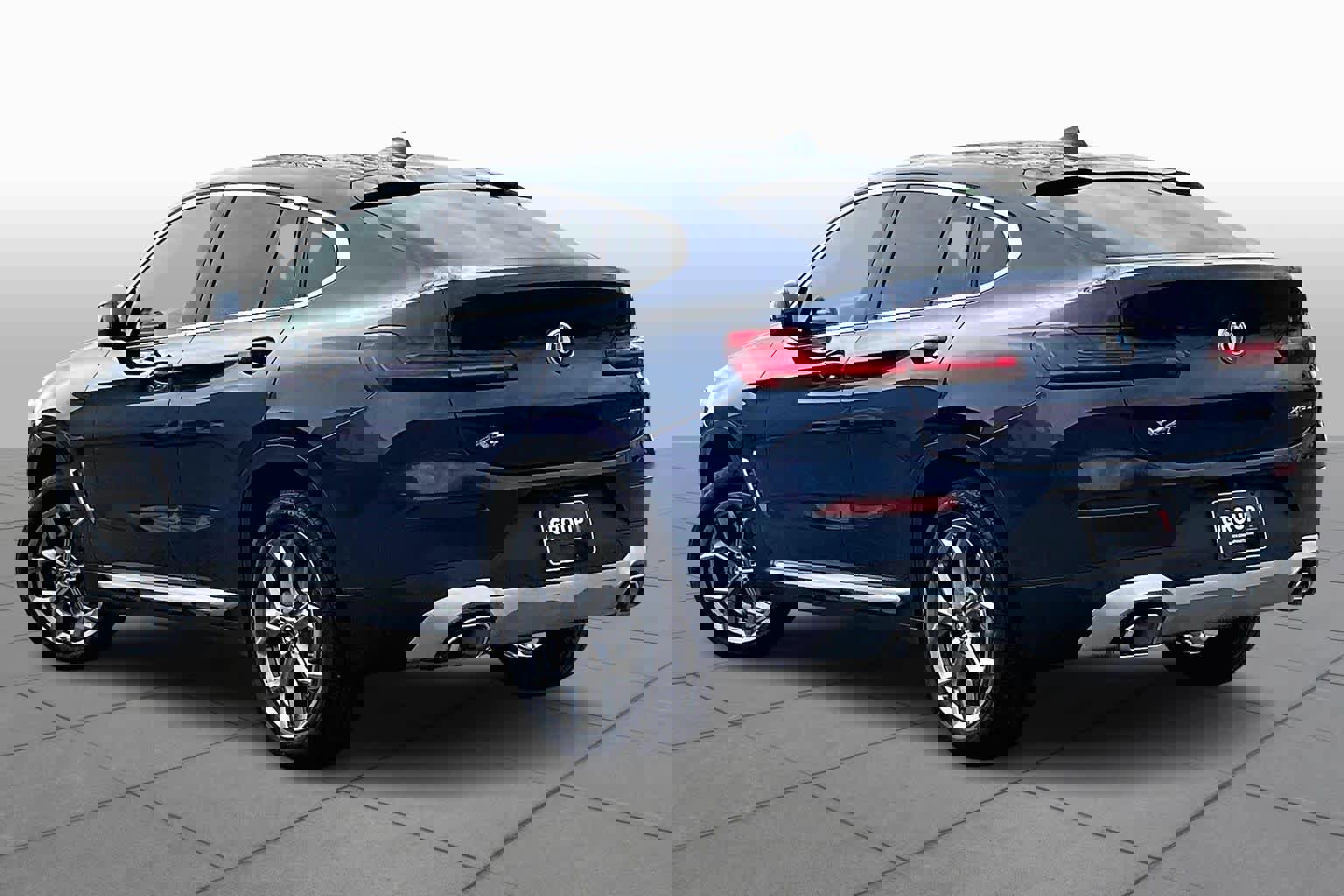 Used 2025 BMW X4 xDrive30i image 11