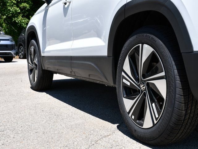 New 2026 Volkswagen Taos SE AWD/4WD image 9