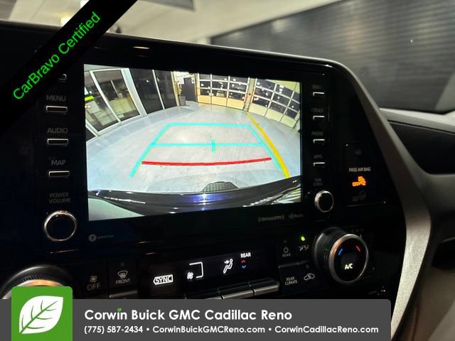 Used 2020 Toyota Highlander XLE AWD/4WD image 19