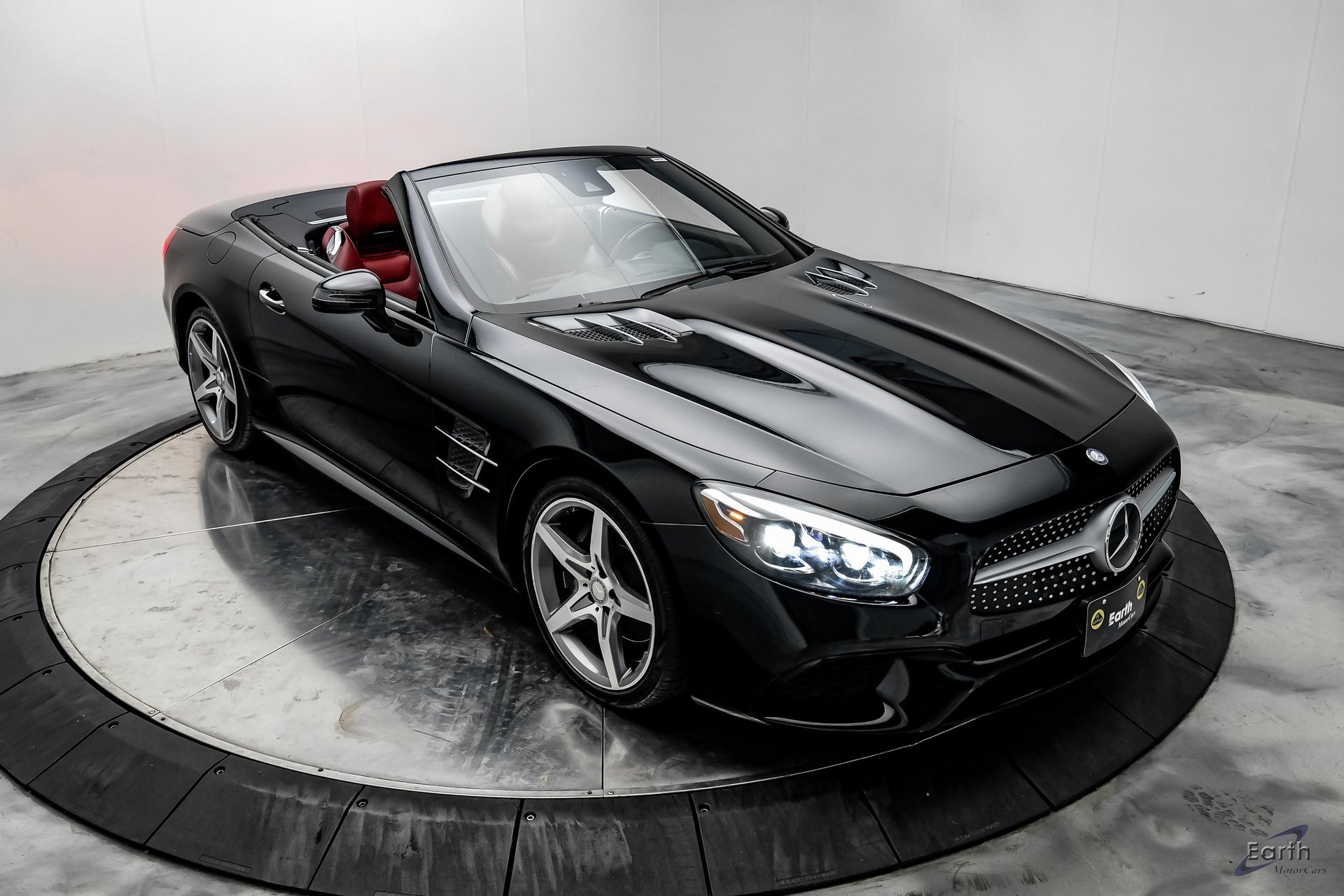 Used 2017 Mercedes-Benz SL 550 image 27