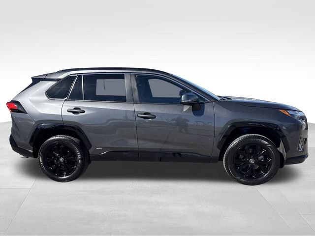 Used 2022 Toyota RAV4 SE image 6