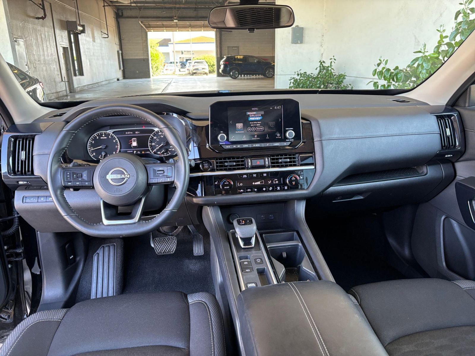 Used 2025 Nissan Pathfinder SV FWD image 36