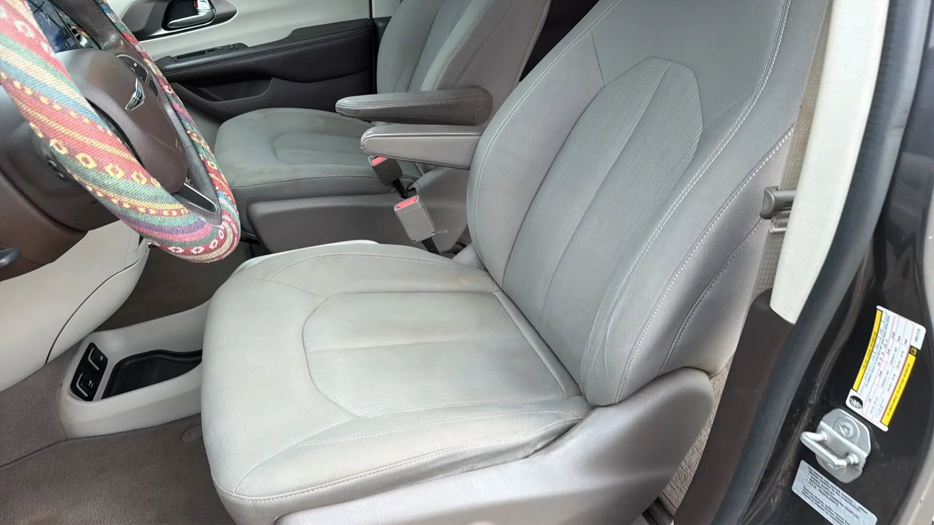 Used 2017 Chrysler Pacifica Touring image 41