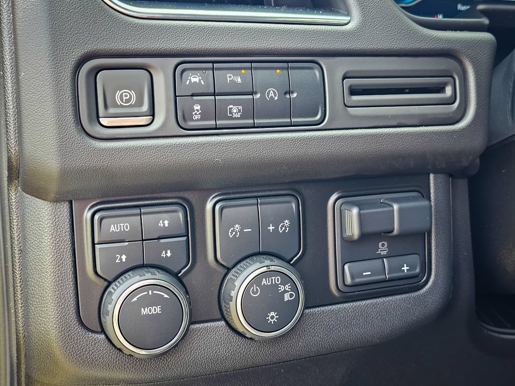 Used 2024 Chevrolet Tahoe RST w/ Luxury Package AWD/4WD image 15