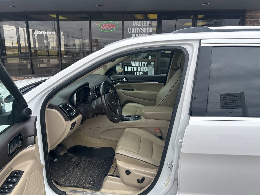 Used 2019 Jeep Grand Cherokee Overland AWD/4WD image 14