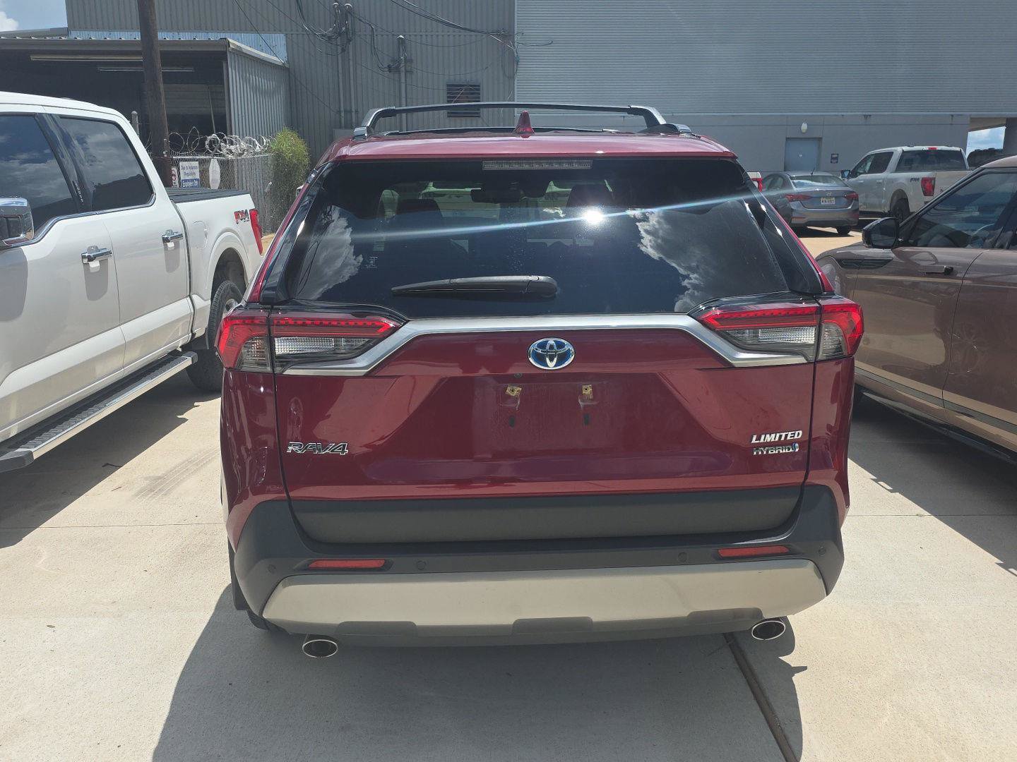 Used 2024 Toyota RAV4 Limited w/ Advanced Technology Package AWD/4WD image 8