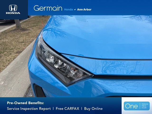 Used 2021 Toyota RAV4 LE image 3