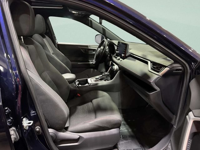 Used 2021 Toyota RAV4 SE w/ Weather & Moonroof Package AWD/4WD image 25