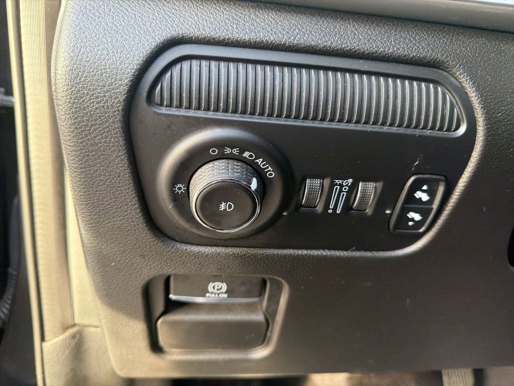Used 2022 Jeep Wagoneer Series III w/ Flexible Seating Group AWD/4WD image 5