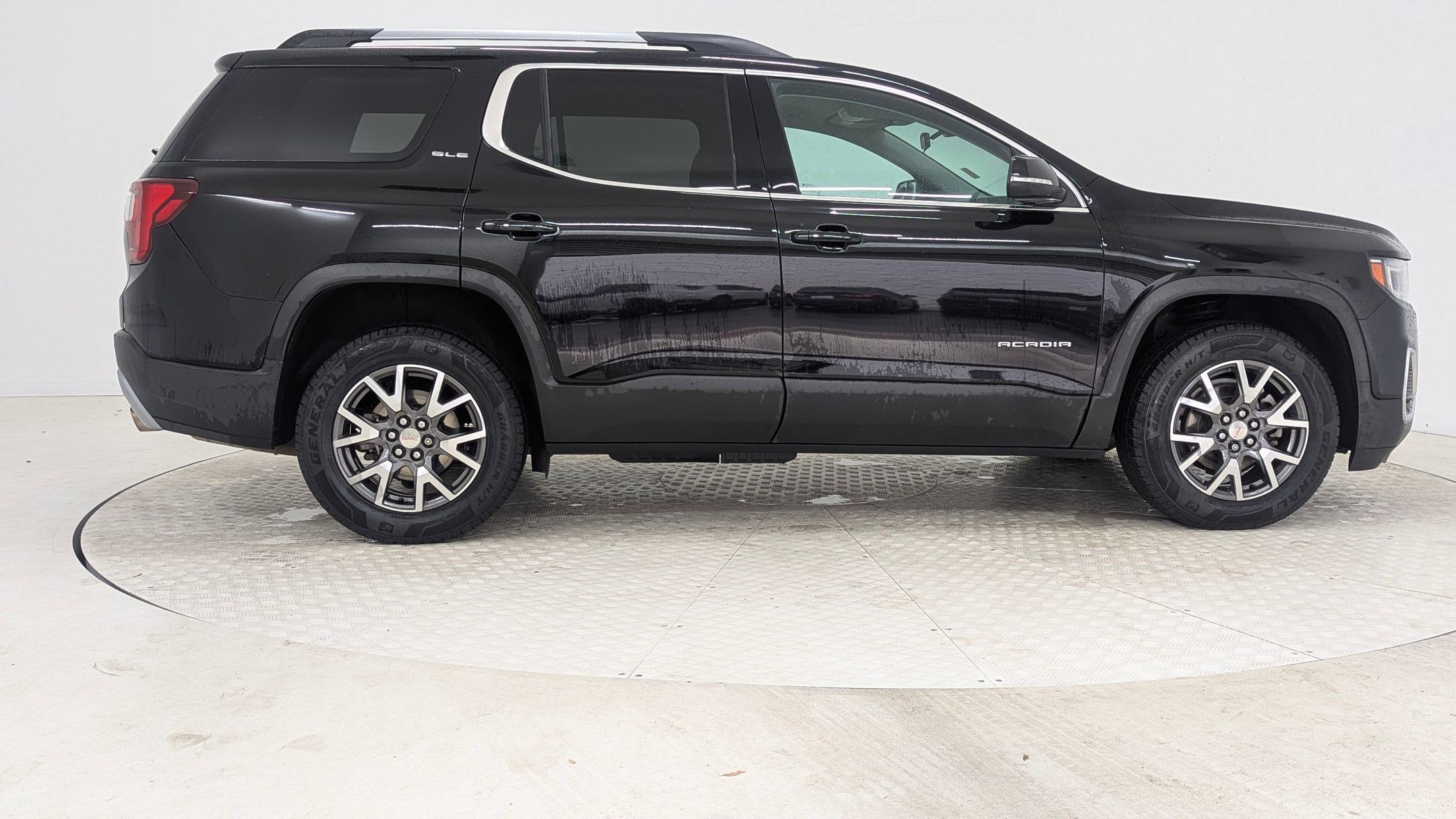 Used 2020 GMC Acadia SLE w/ Driver Convenience Package image 7