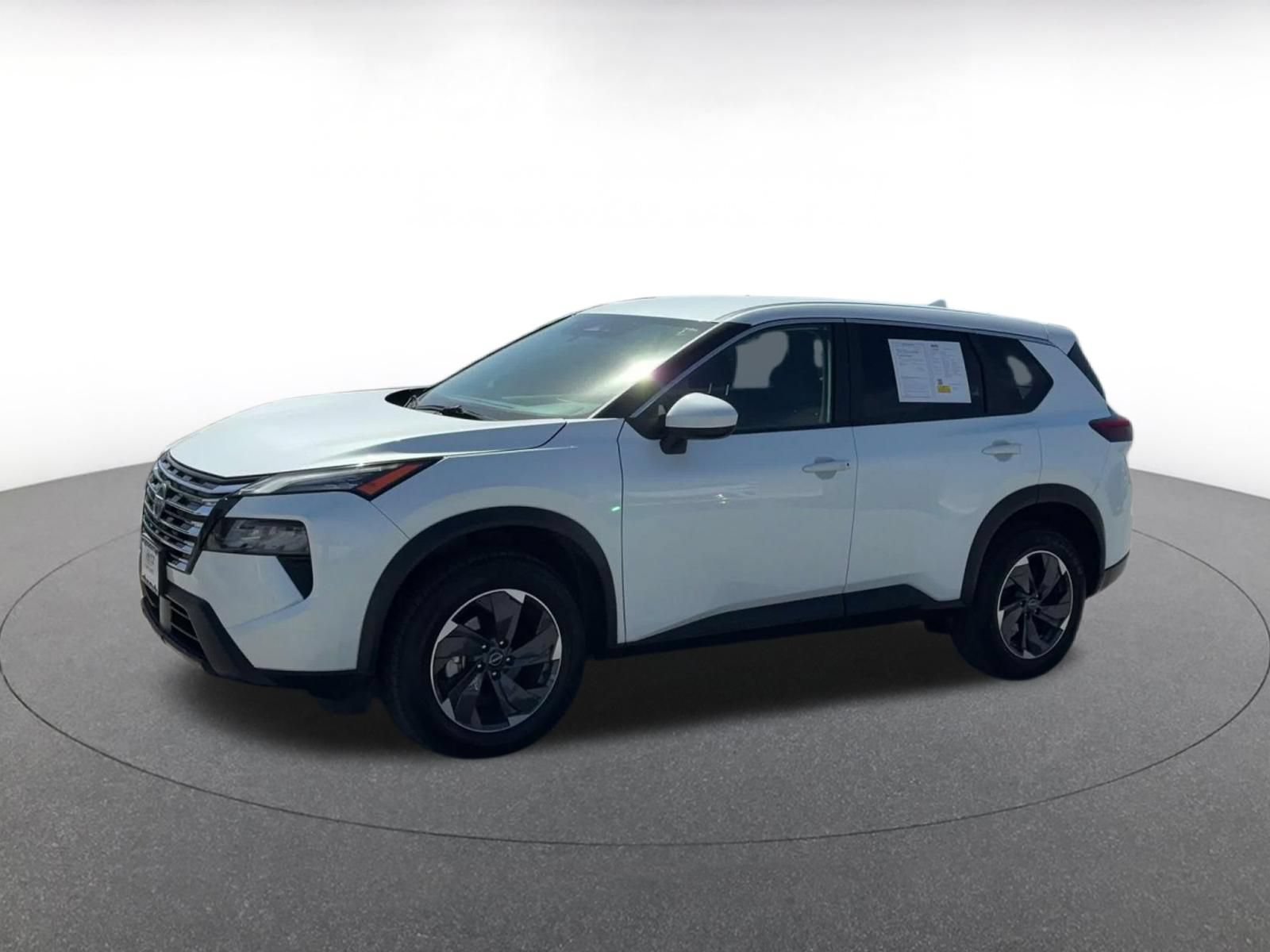 Used 2025 Nissan Rogue SV FWD image 7