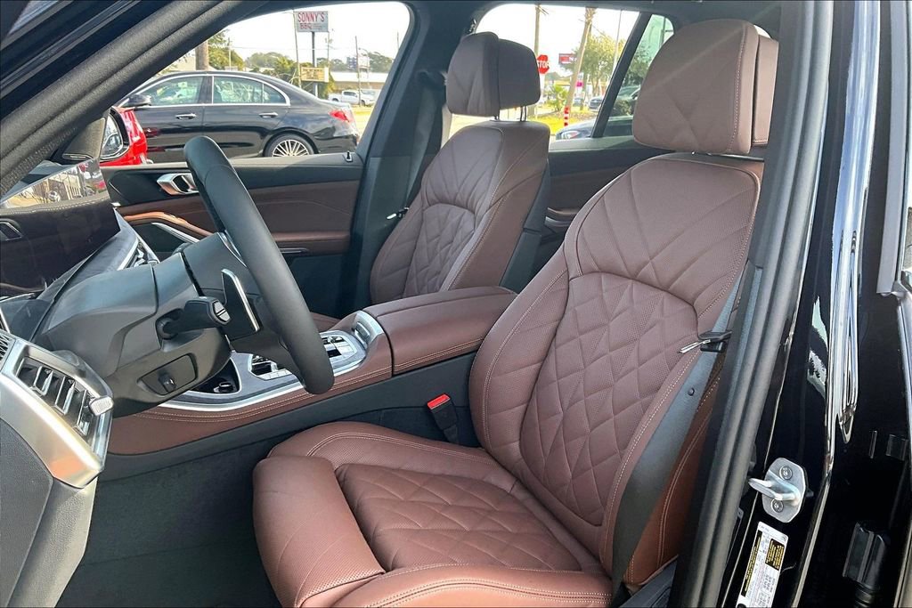 New 2026 BMW X5 xDrive50e w/ M Sport Package AWD/4WD image 8