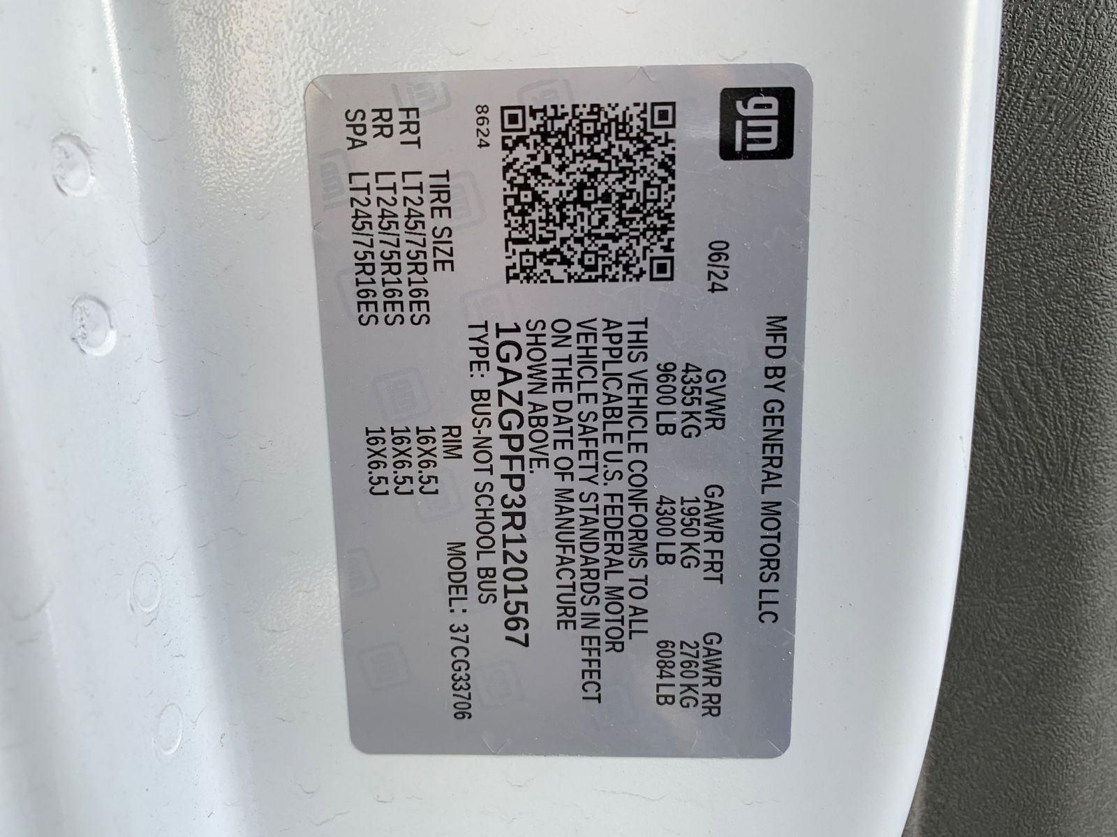 Used 2024 Chevrolet Express 3500 LT w/ LT Preferred Equipment Group image 27