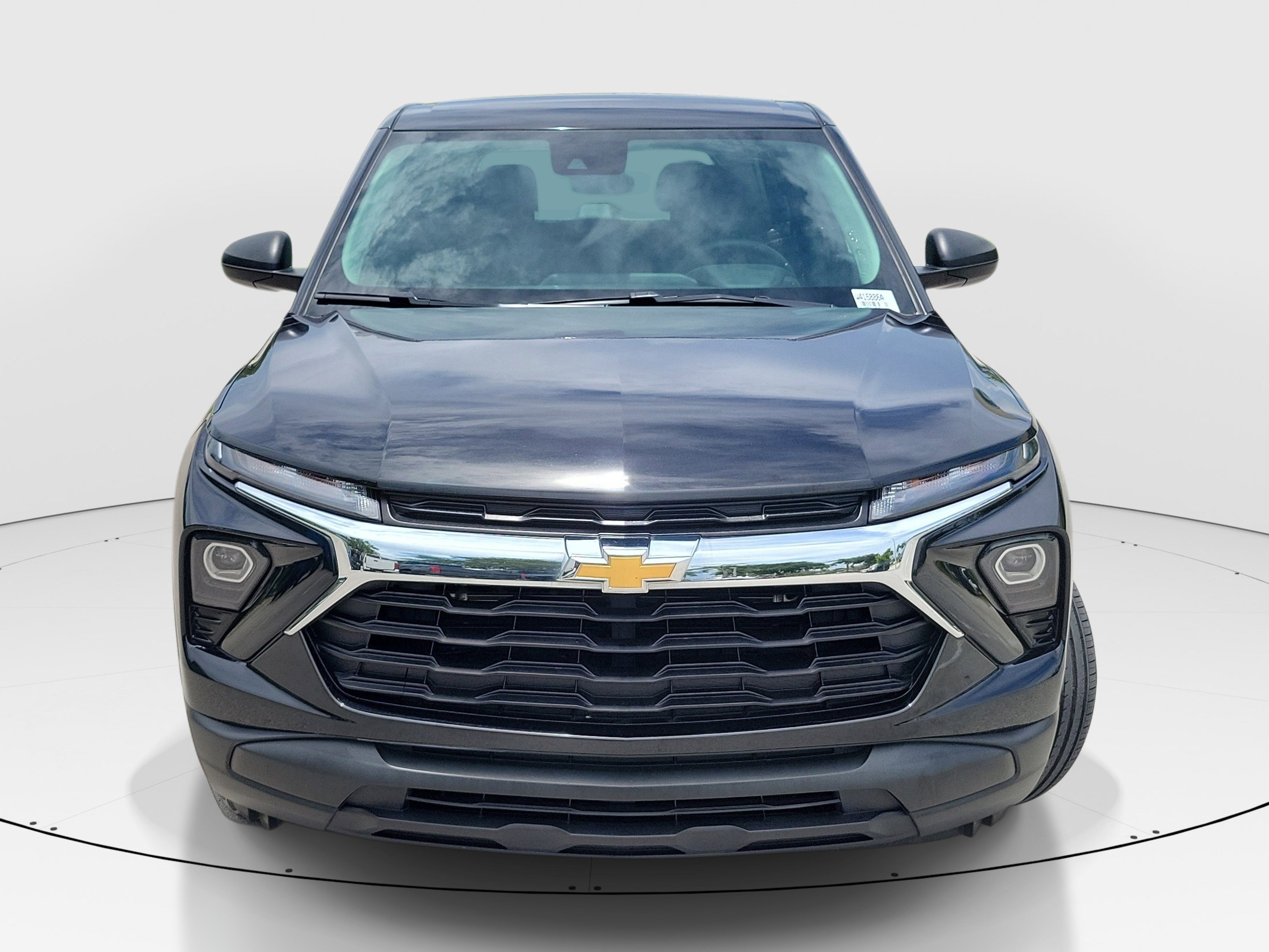 Used 2025 Chevrolet TrailBlazer LS FWD image 2