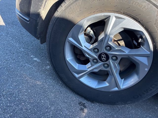 Used 2023 Hyundai Tucson SE image 4