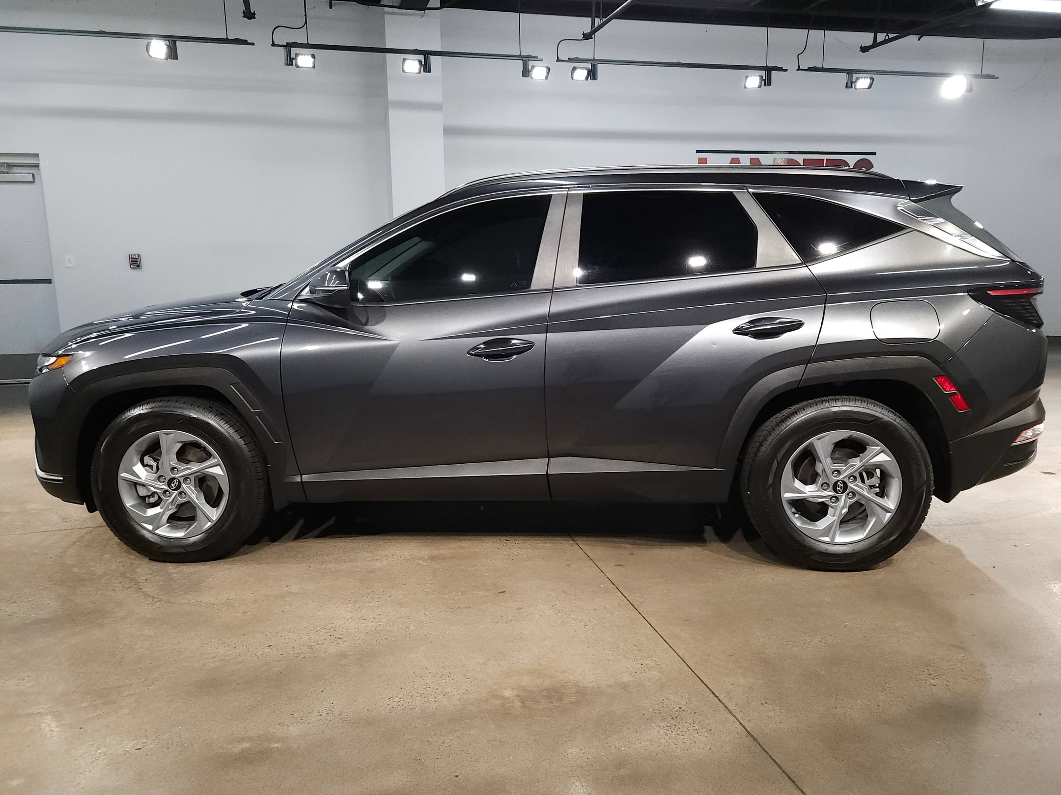 Used 2023 Hyundai Tucson SEL FWD image 4