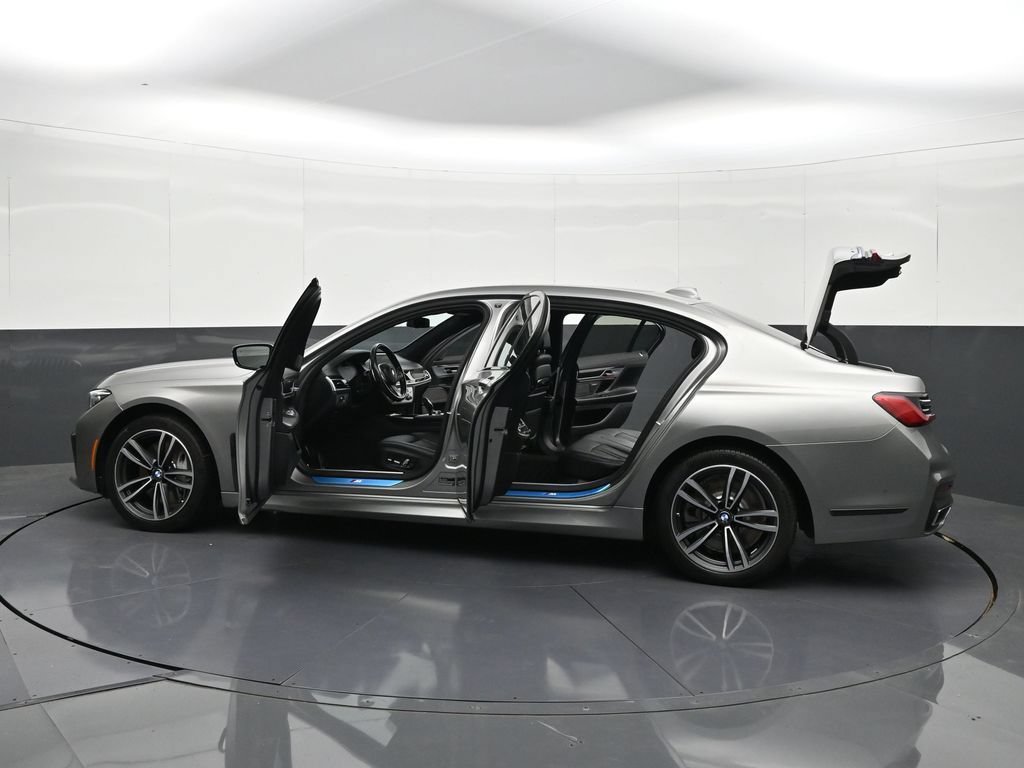 Used 2022 BMW 750i xDrive w/ M Sport Package AWD/4WD image 42