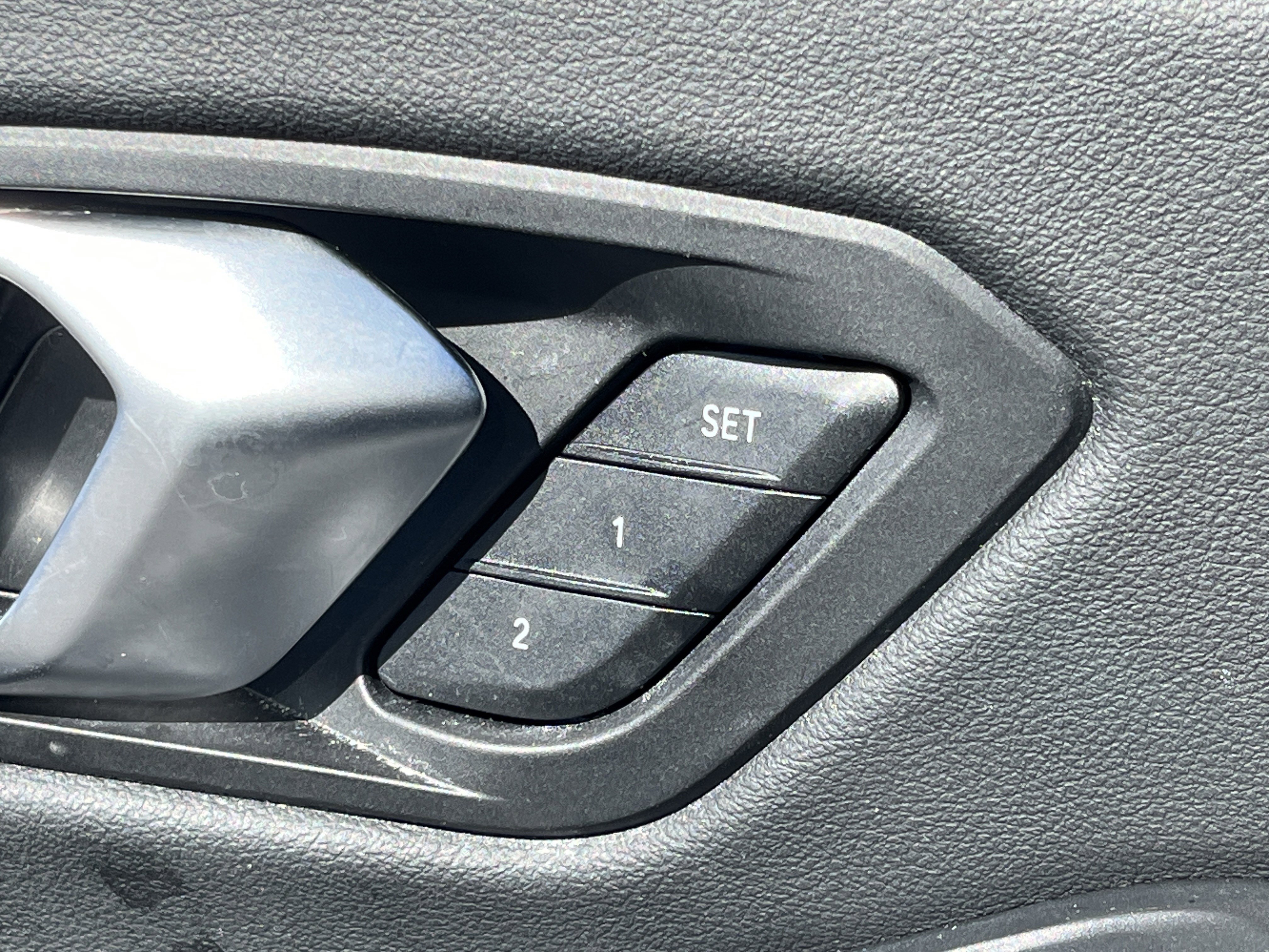 Used 2024 BMW 330i Sedan image 17