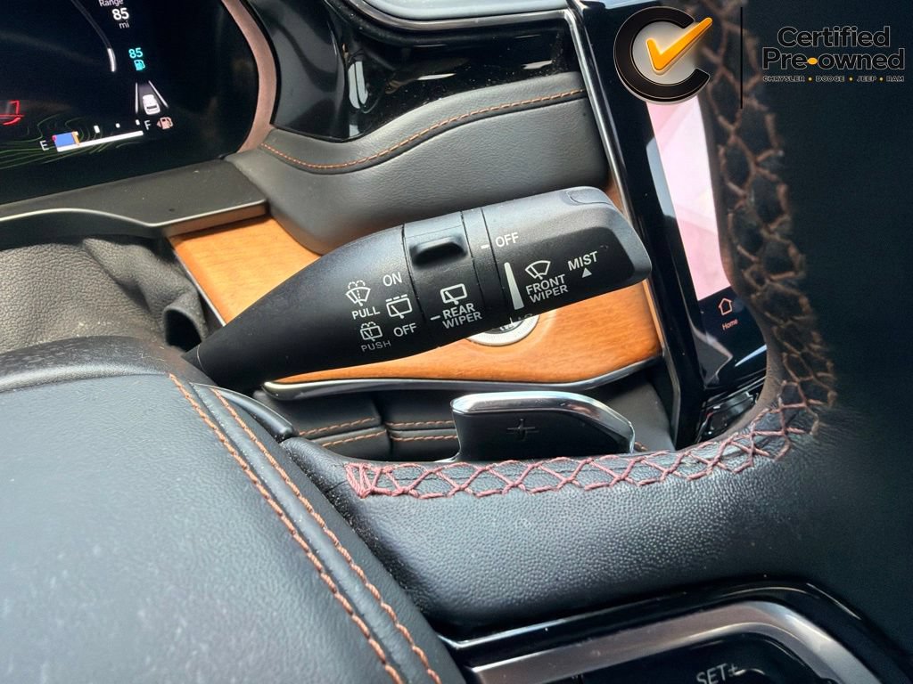 Certified 2023 Jeep Grand Cherokee Summit AWD/4WD image 85