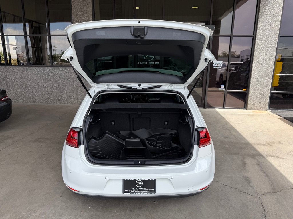 Used 2016 Volkswagen e-Golf SEL Premium w/ Driver Assistance Package FWD image 22