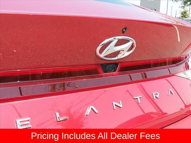 Used 2023 Hyundai Elantra SEL w/ Convenience Package FWD image 14